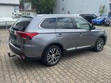 Mitsubishi Outlander Top 4WD | 7 Sitzer | 1 Hand | Navi - Mitsubishi 7-Sitzer