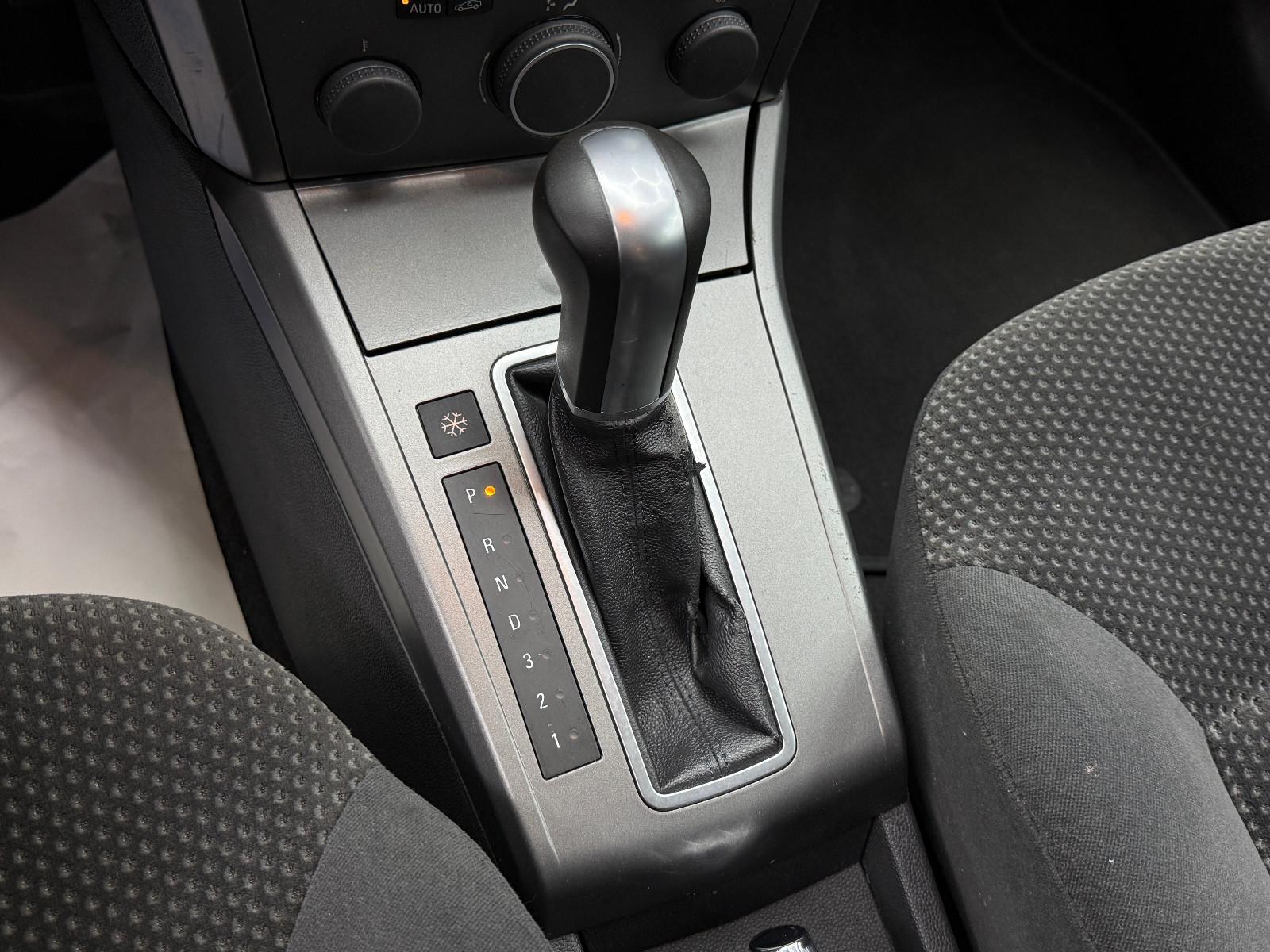 Opel Astra 2004 — photo 19