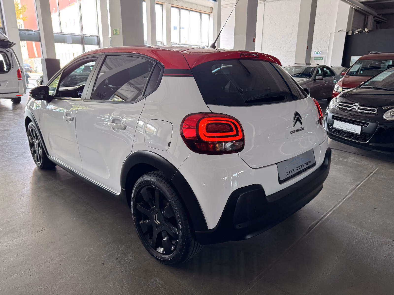 Citroën C3 1.2 FEEL SITZHEIZUNG KLIMA PDC LED 17 ZOLL