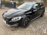 Volvo V60 Cross Country D3 Momentum Automatik - schwarze Volvo V60 Cross Country