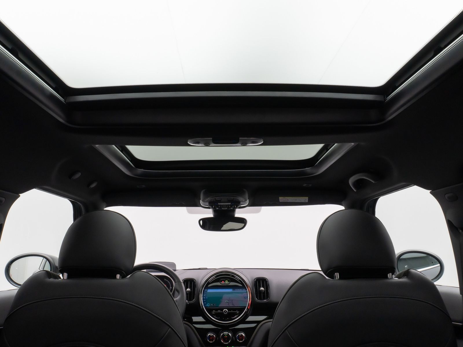 Fahrzeugabbildung MINI Cooper Countryman Panorama Kamera HUD DAB Sport