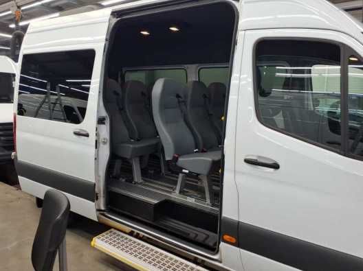 Fahrzeugabbildung Mercedes-Benz Sprinter 317 Kombi L2H2 Mobility Rollstuhl Lift
