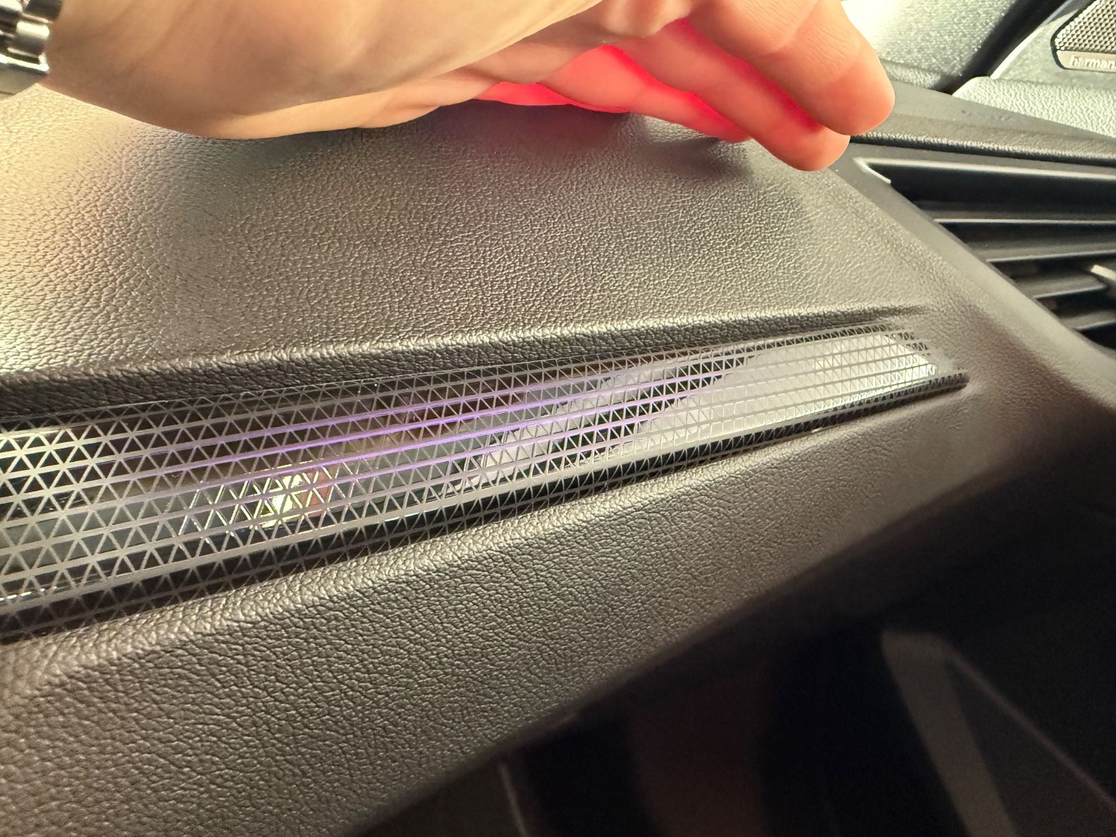 Fahrzeugabbildung BMW 118 i Edition Colorv.; M-Tech.-,M-Pro-Sport-Pak.