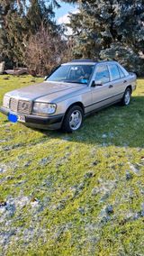Mercedes-Benz Mercedes Benz 260E/W124. - Mercedes-Benz aus 1988: W124