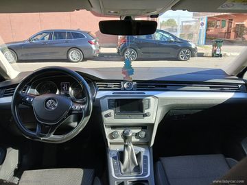 Volkswagen Passat Variant - 11