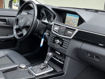 Mercedes E 200 - 6
