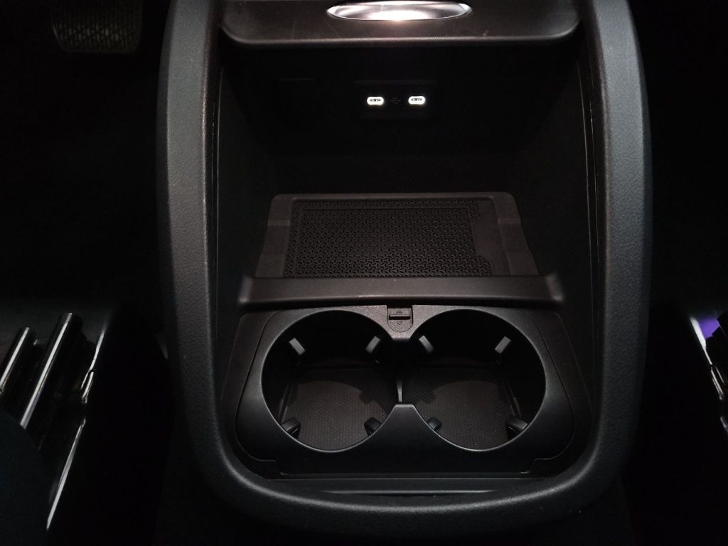 Fahrzeugabbildung Mercedes-Benz V 300 AVG extralang 8 Sitze Standhzg.EASY-PACK