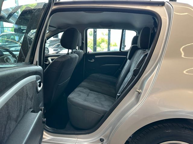 MYAUTOCENTER – Gebraucht- und Jahreswagen mit Werkstattservice in Pfaffenhofen Dacia Sandero Laureate *AHK*TÜV:328*1-Hand*