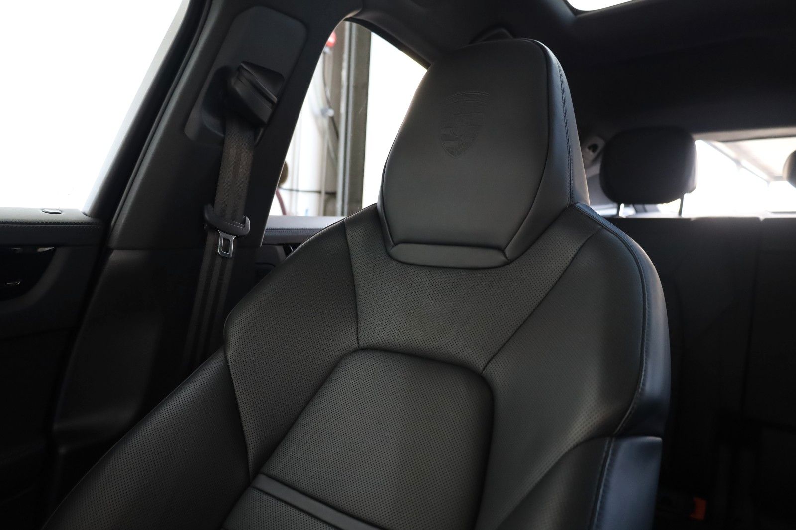 Fahrzeugabbildung Porsche Cayenne Coupe E-Hybrid,Sport-Chrono,Sitzlüft,AHK