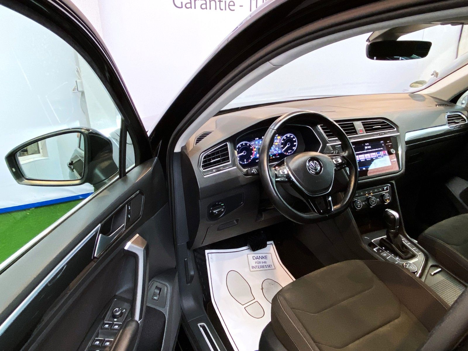 Volkswagen Tiguan Highline BMT 4 4Motion Automatik LED Navi foto 17