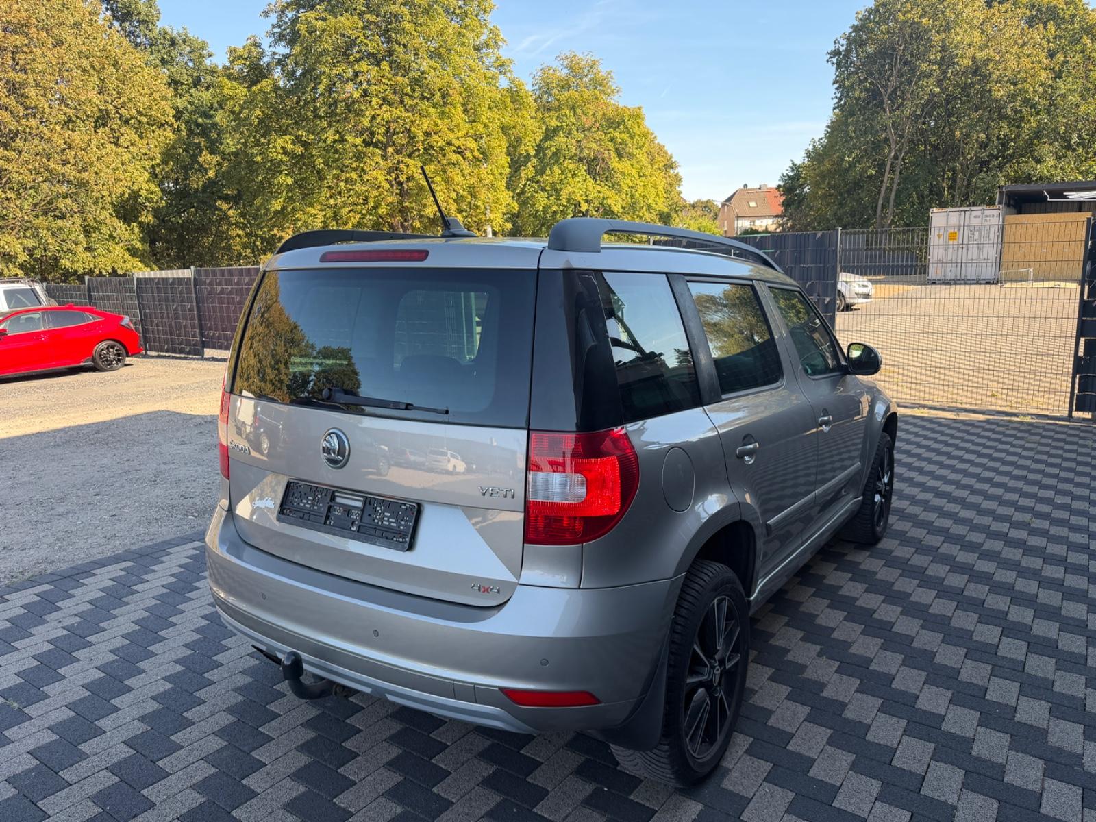 SKODA Yeti 2.0 TDI 140ch - ELEGANCE - 4X4 - GPS - ATTELAGE - BVM - VOLANT EN CUIR