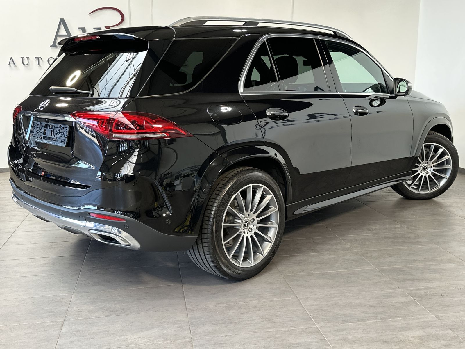 Fahrzeugabbildung Mercedes-Benz GLE 350d 4Matic AMG-Line NAV+LED+AHK+PANO+DISTRO