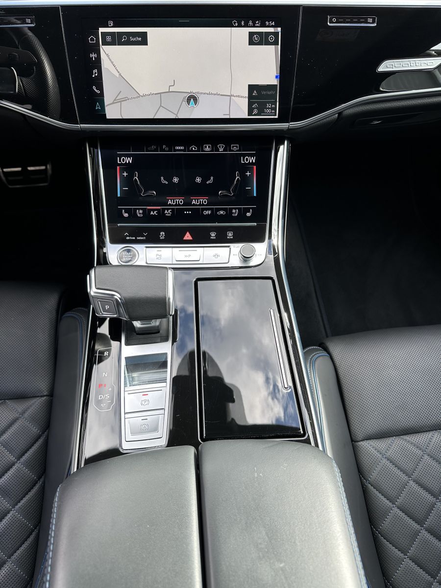 Fahrzeugabbildung Audi A8 60 TFSIe Quattro S-Line MATRIX+ACC+HUD+PANO