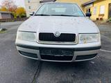 Skoda Octavia Lim. Classic1,6 L - gebrauchte Skoda Octavia aus dem Jahr 2000