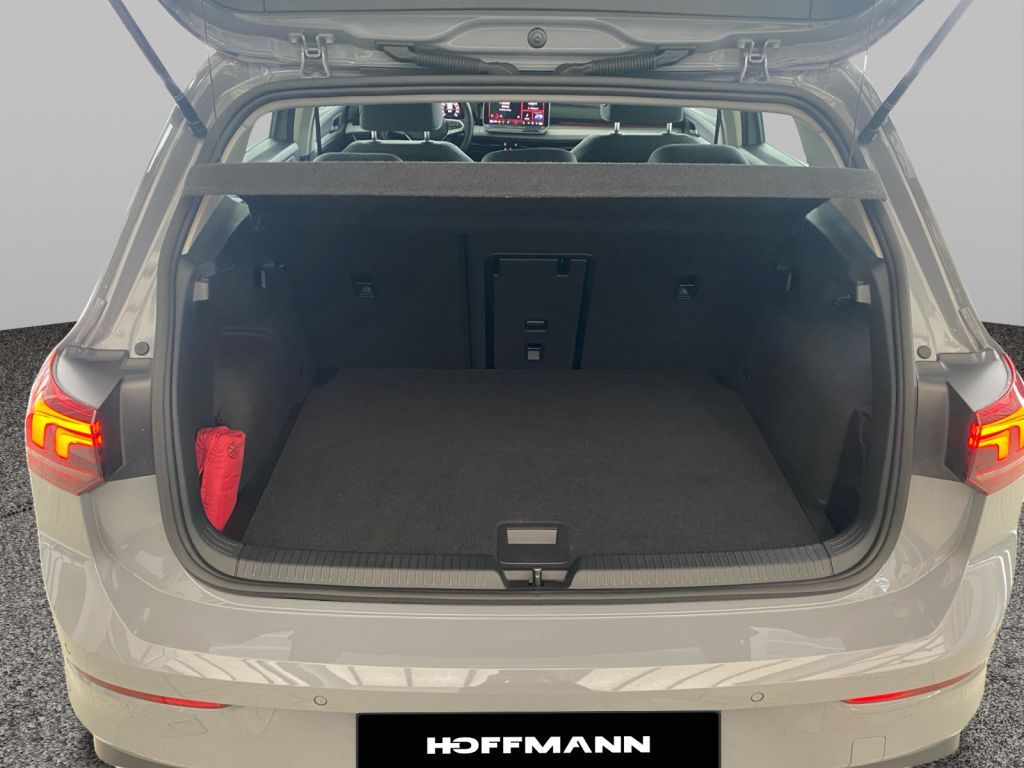 Fahrzeugabbildung Volkswagen Golf 1.5 TSI Life 3 Jahre NW Anschlussgarantie