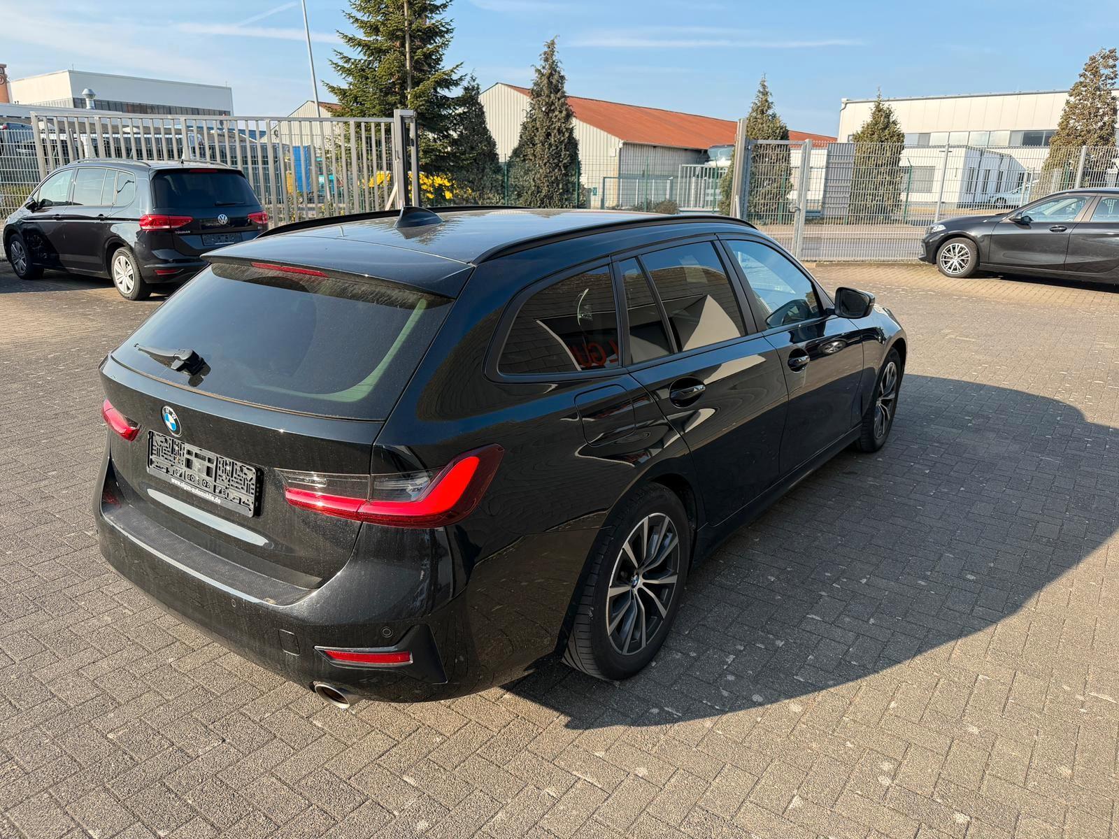 BMW 318 i Touring  Advantage *LED*NAVI*PDC*SHZ*