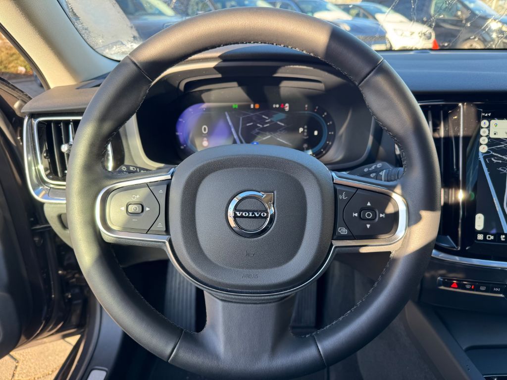 Fahrzeugabbildung Volvo V60 B3 B DKG Core+ACC+Kamera+LED
