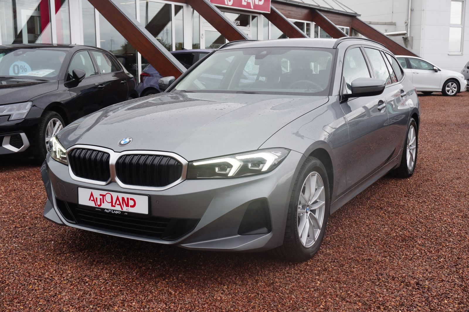 BMW 318i Touring Aut. LED Navi Teilleder Sportsitze foto 2