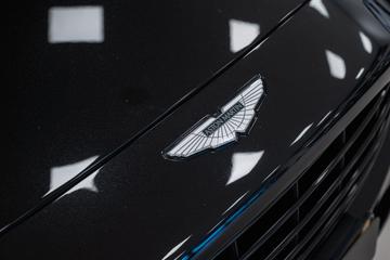 2020 Aston Martin DBX — миниатюра 14