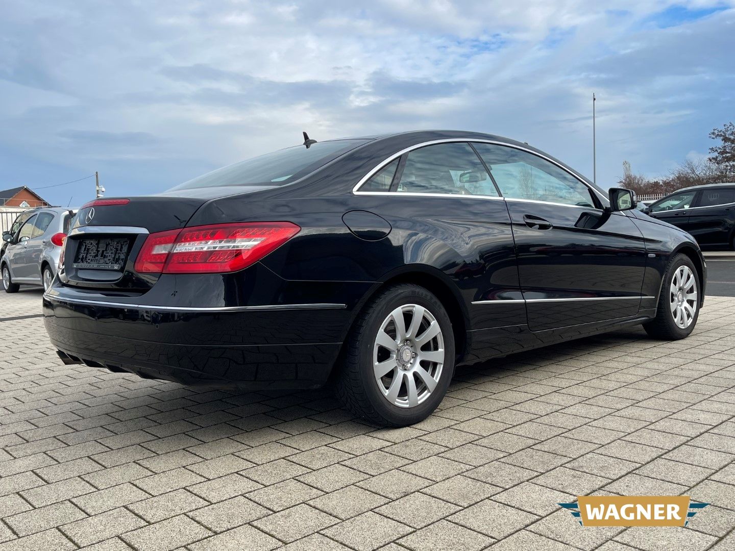 Fahrzeugabbildung Mercedes-Benz E 250 Coupe CGI BlueEfficiency Automatik