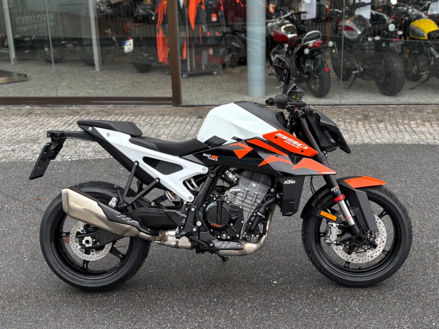 Fahrzeugabbildung KTM 990 Duke Modell 2026
