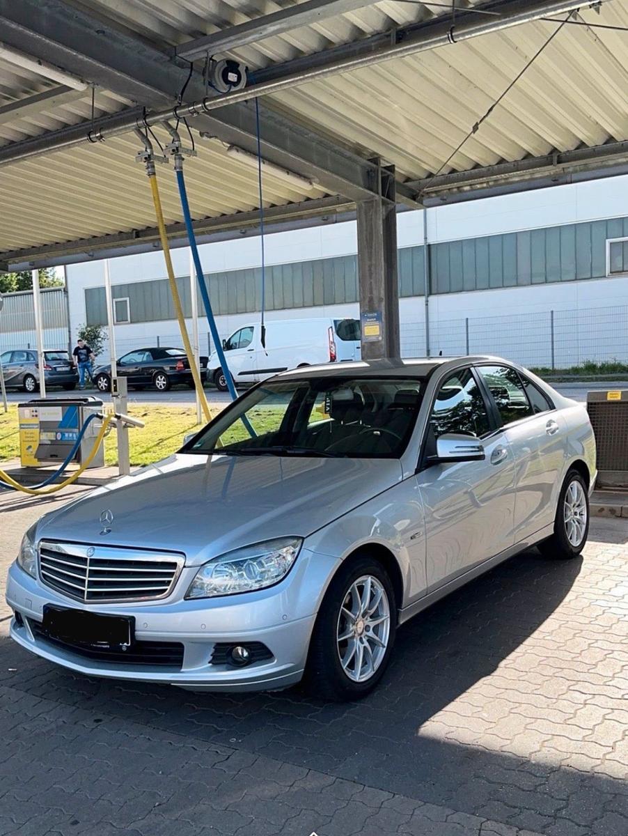 Mercedes-Benz C 220