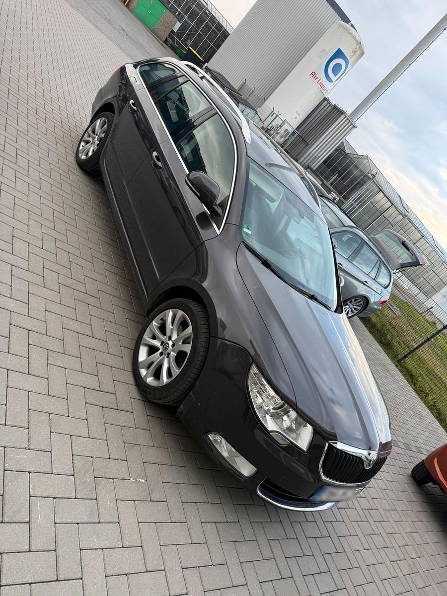 Skoda Superb 2010 — photo 15
