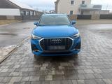 Audi Q3 in der Sonderfarbe Turboblau - Audi: Turbo