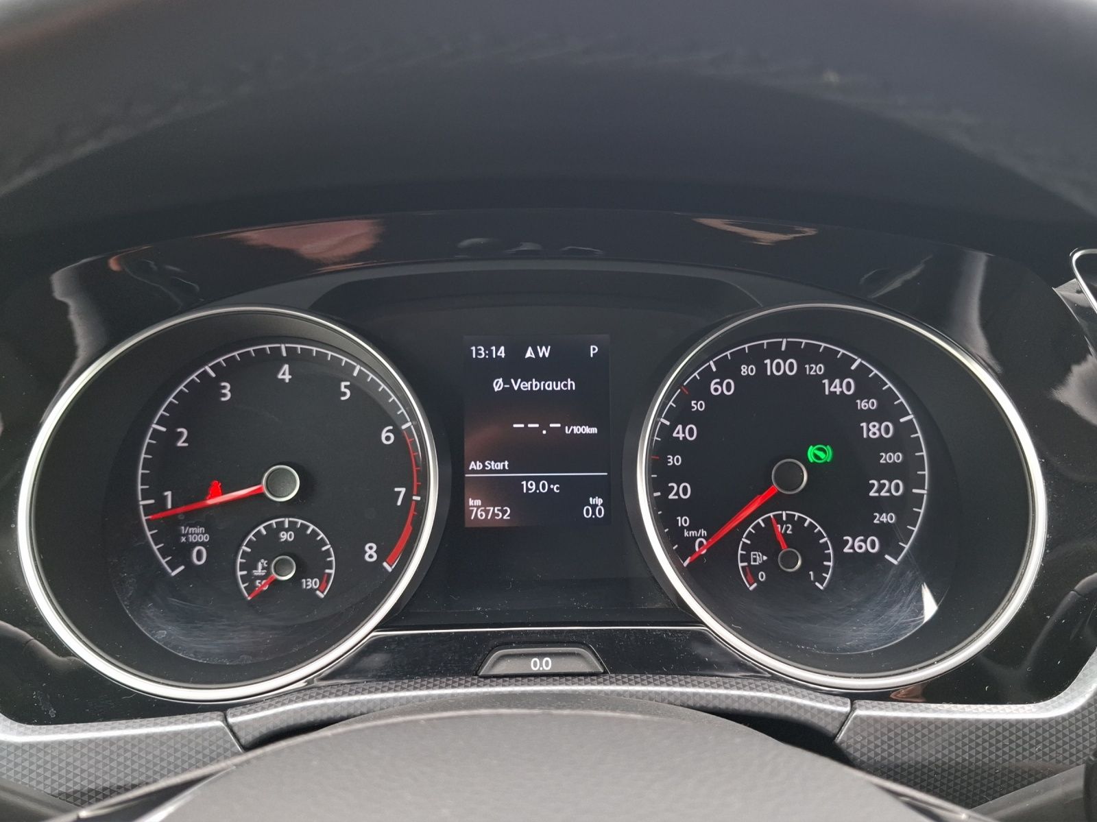 Fahrzeugabbildung Volkswagen Touran TSI Active DSG LED AHK Navi ACC SHZ PDC