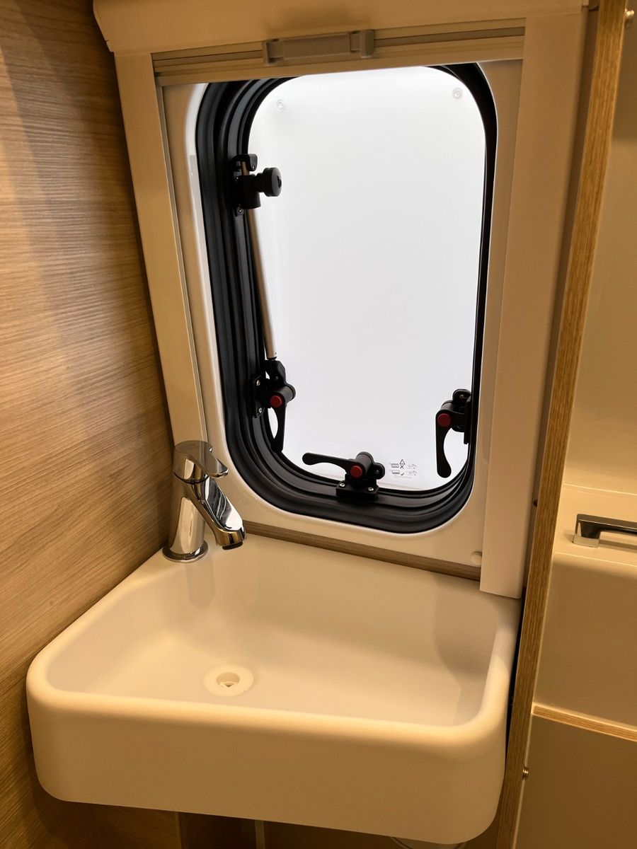 Fahrzeugabbildung Forster Vantasy V 599 HB *Modell26*Rückfahrkam.*Dieselhz