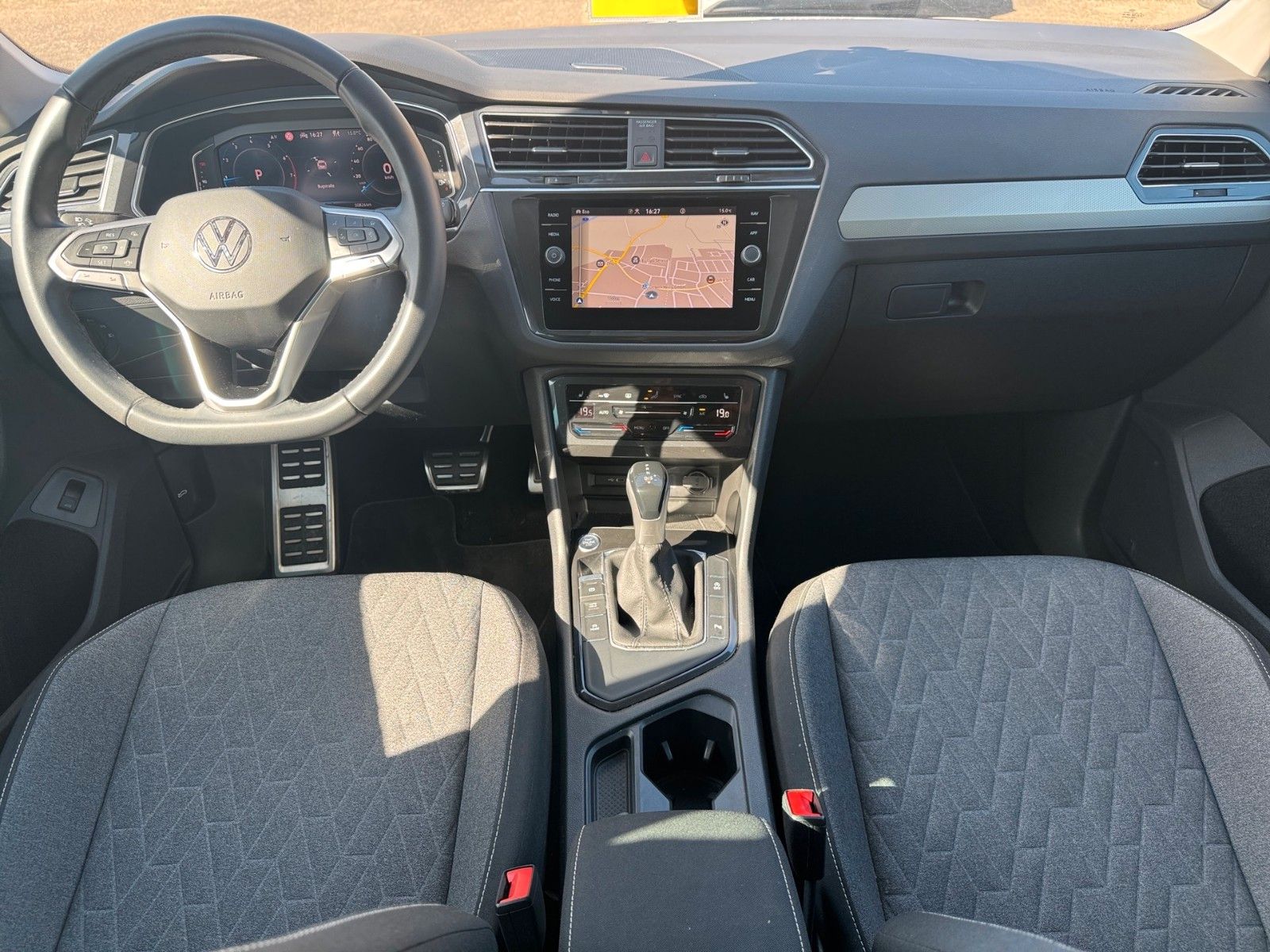 Fahrzeugabbildung Volkswagen Tiguan Life MOVE 1.5 TSI