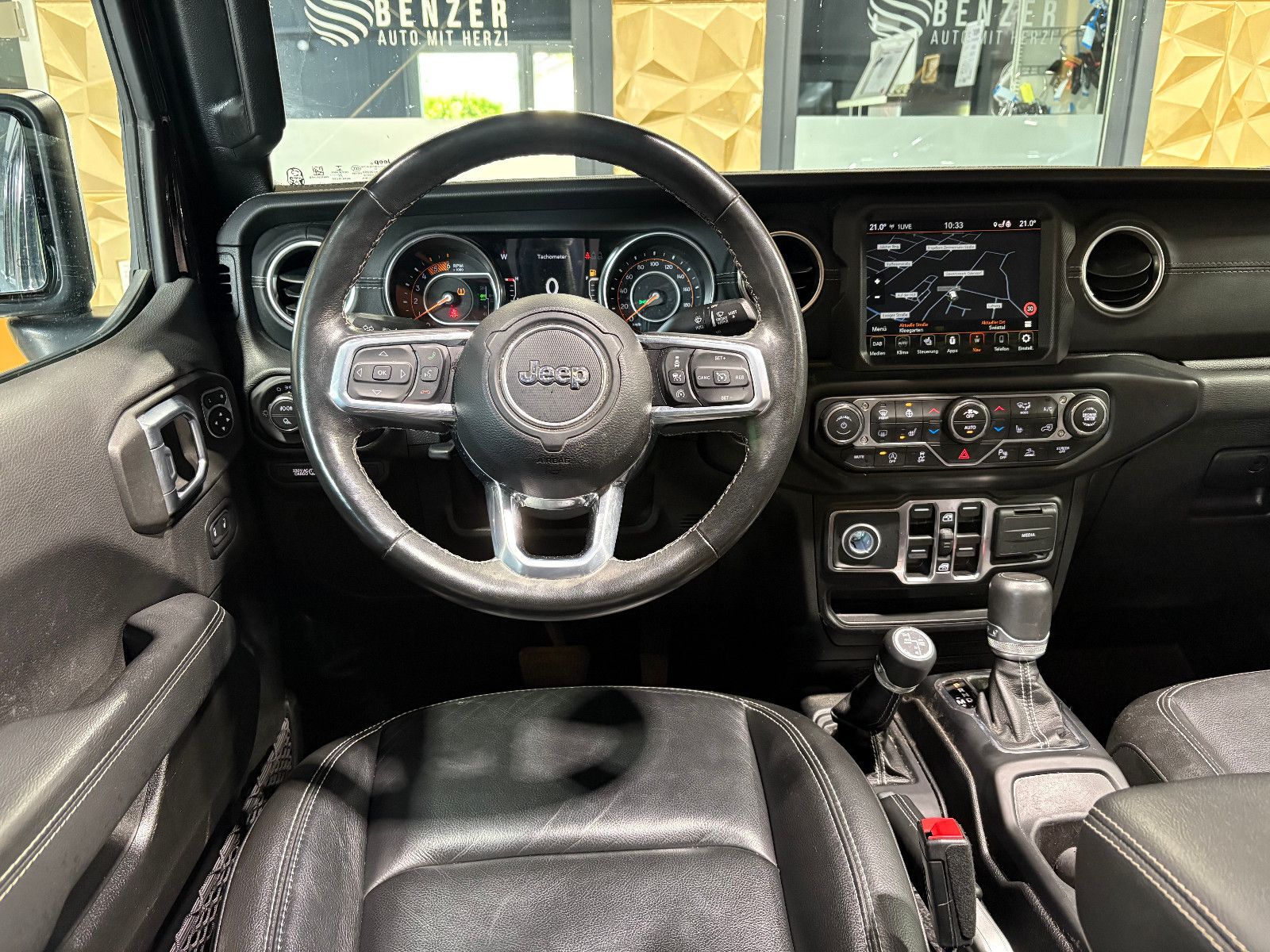 Fahrzeugabbildung Jeep Gladiator Overland 4WD/KAMERA/NAVI/4X4/PANO