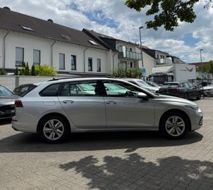 Volkswagen Golf - 6