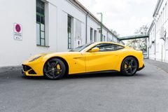 Fahrzeugabbildung Ferrari F12 Berlinetta Giallo Modena *MwSt./Scheckheft*