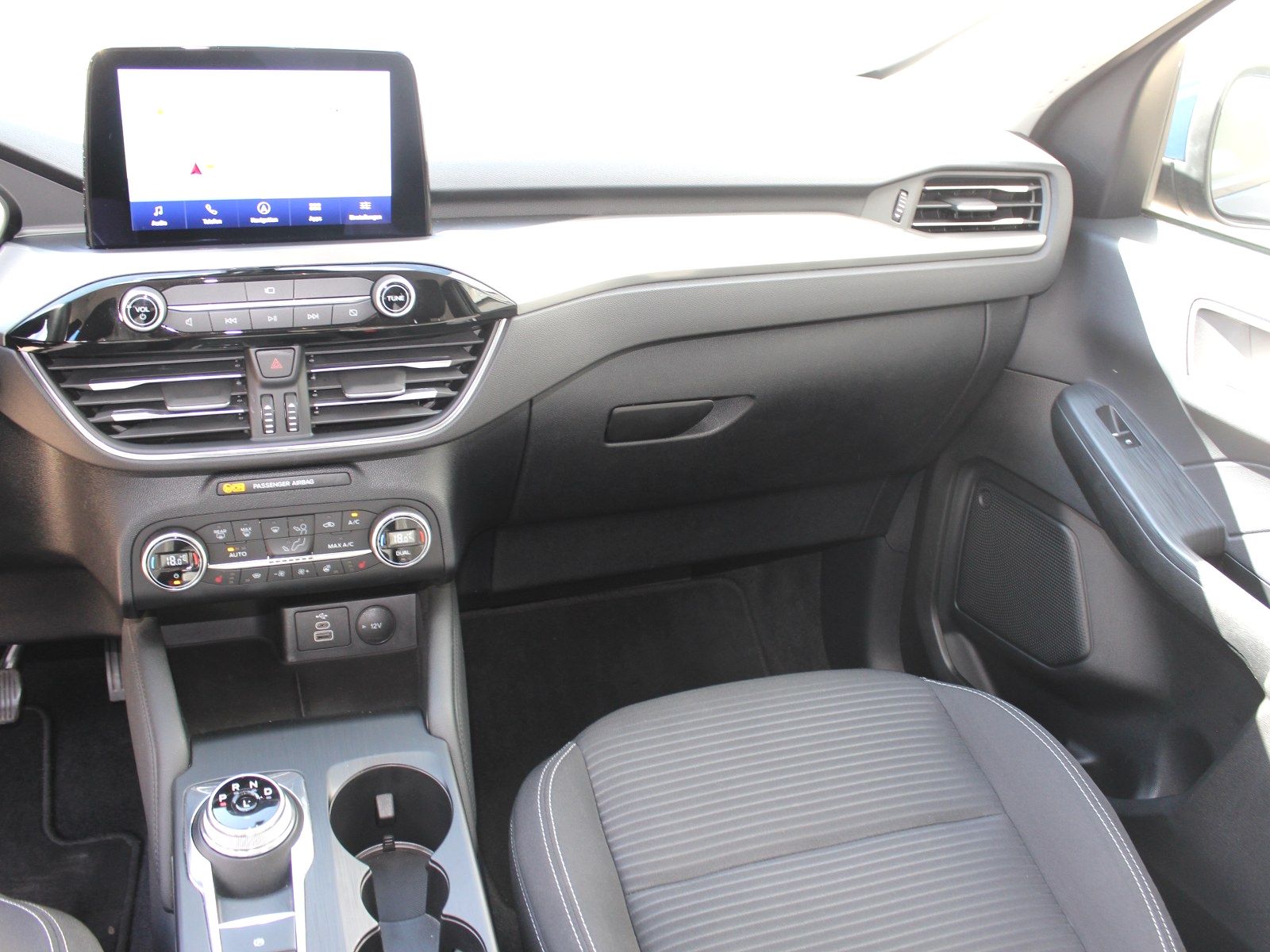 Fahrzeugabbildung Ford Kuga Plug-In Hybrid Titanium 2,5 Duratec
