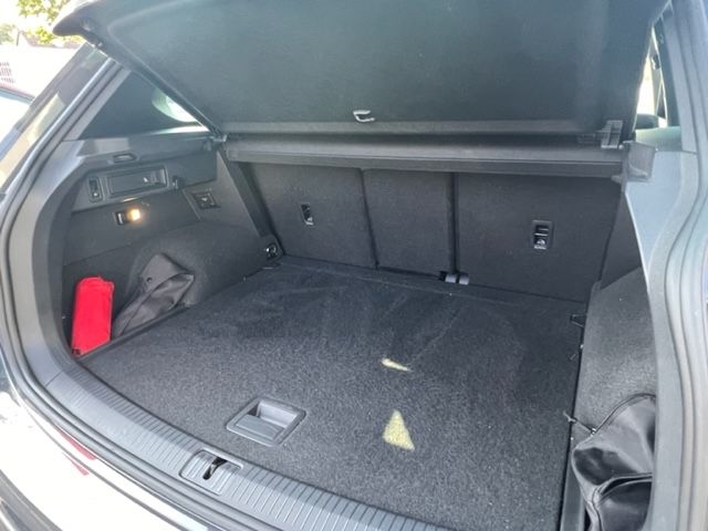 Tiguan 2.0 TDI DSG ACTIVE NAVI AHK LED Kamera Ke