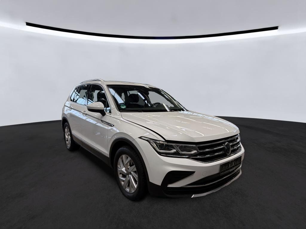 Fahrzeugabbildung Volkswagen Tiguan Elegance TSI DSG *LED*PDC*Sitzhzg*ACC*APP