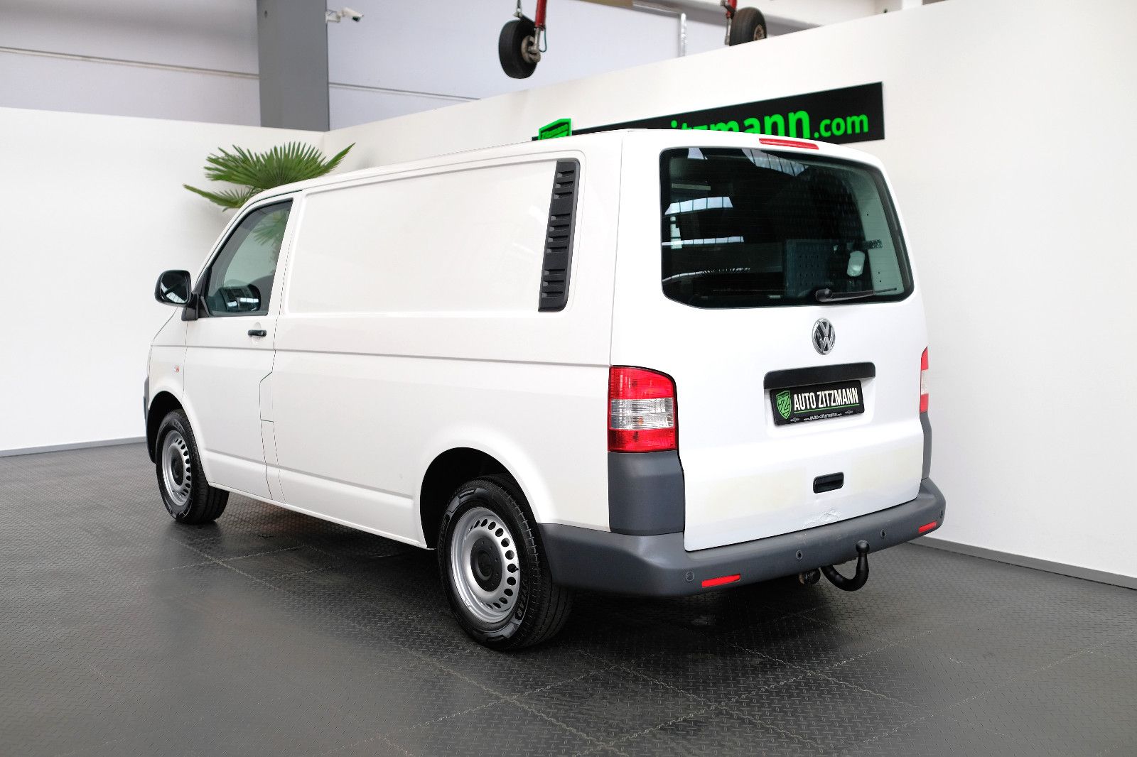 Fahrzeugabbildung Volkswagen T5 Transporter Kasten 4Motion AHK Standheizung