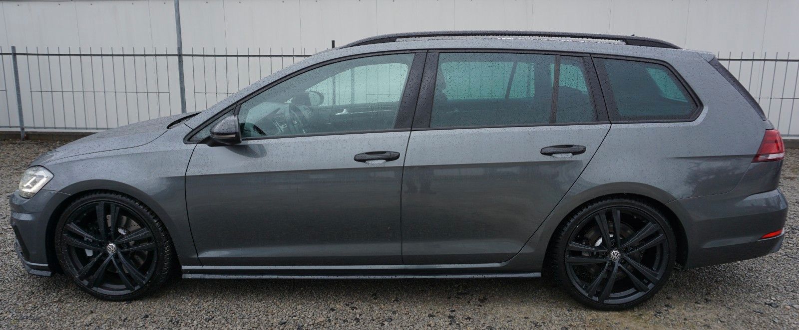 Fahrzeugabbildung Volkswagen Golf VII Variant R-line 4M,Navi,LED,SH,ACC,Kamer