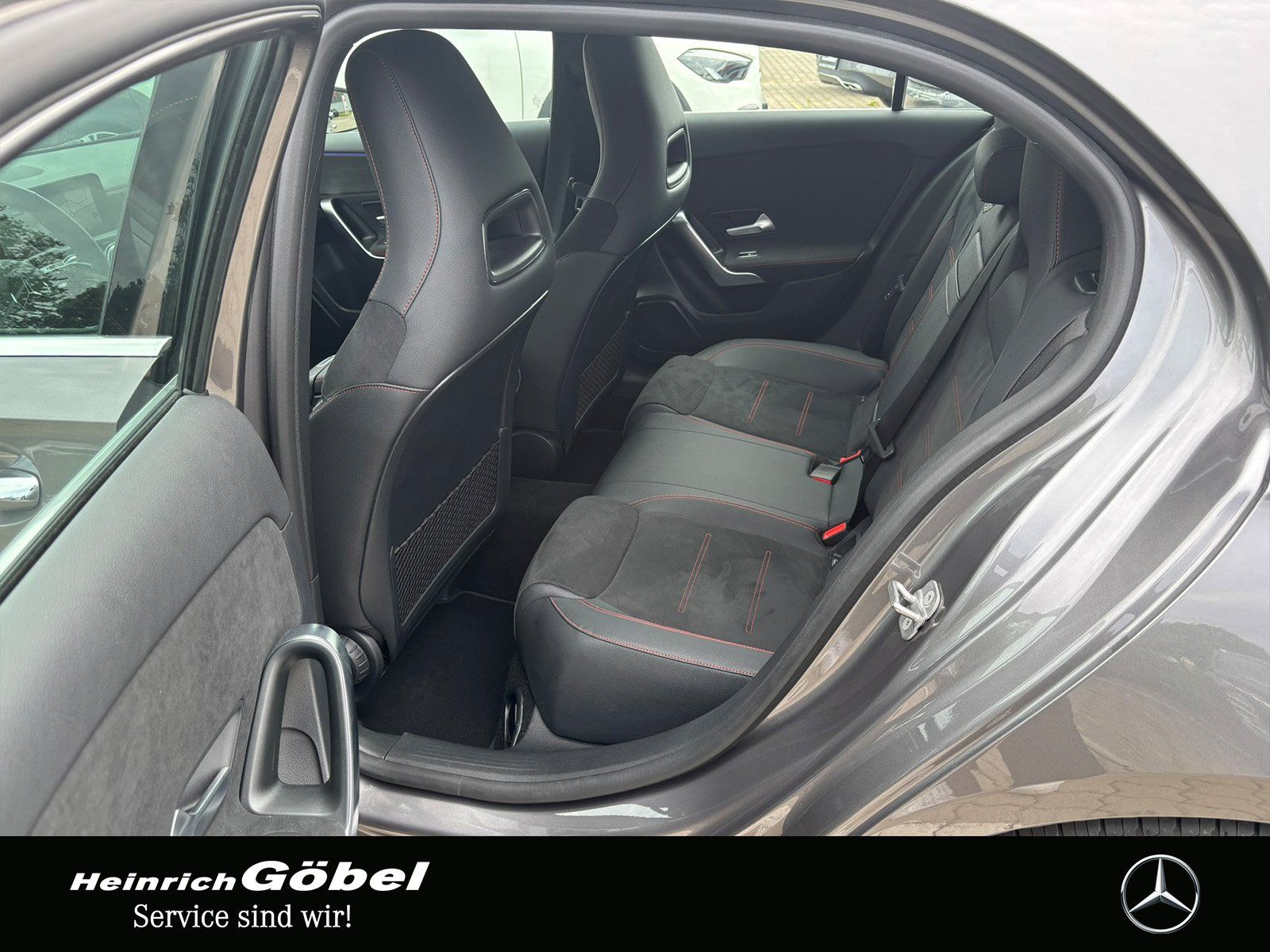 Fahrzeugabbildung Mercedes-Benz A 200 AMG*TOTWINKEL*KAMERA*DISTRONIC*AMBIENTEBEL