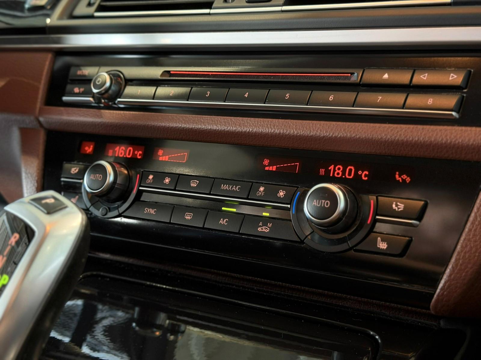BMW 520d Lim. *SHZ*PDC*HiFi*Navi*
