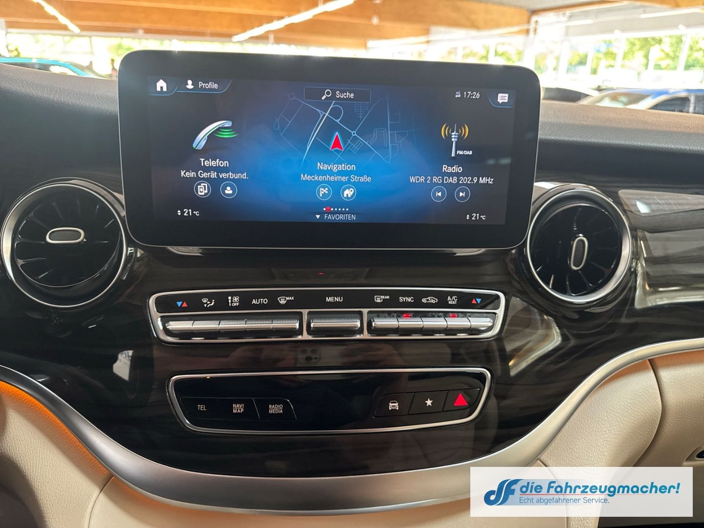 Fahrzeugabbildung Mercedes-Benz V 220 -klasse AVANTGARDE EDITION 4MATIC lang Led