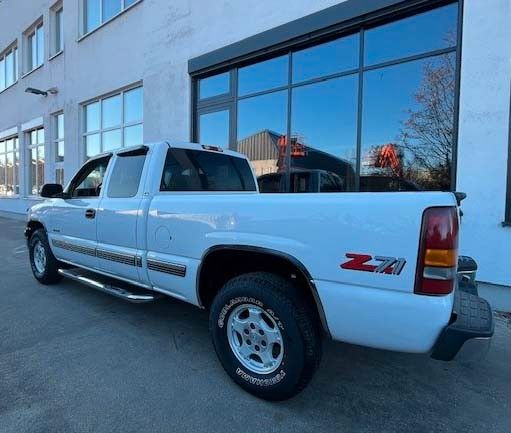 Chevrolet Silverado LS 1500 pickup Z71 all-wheel drive