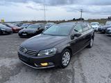 Volkswagen Passat Variant 2.0 TDI Comf BlueMoti Navi PDC - Volkswagen Passat aus 2011 mit Diesel-Antrieb