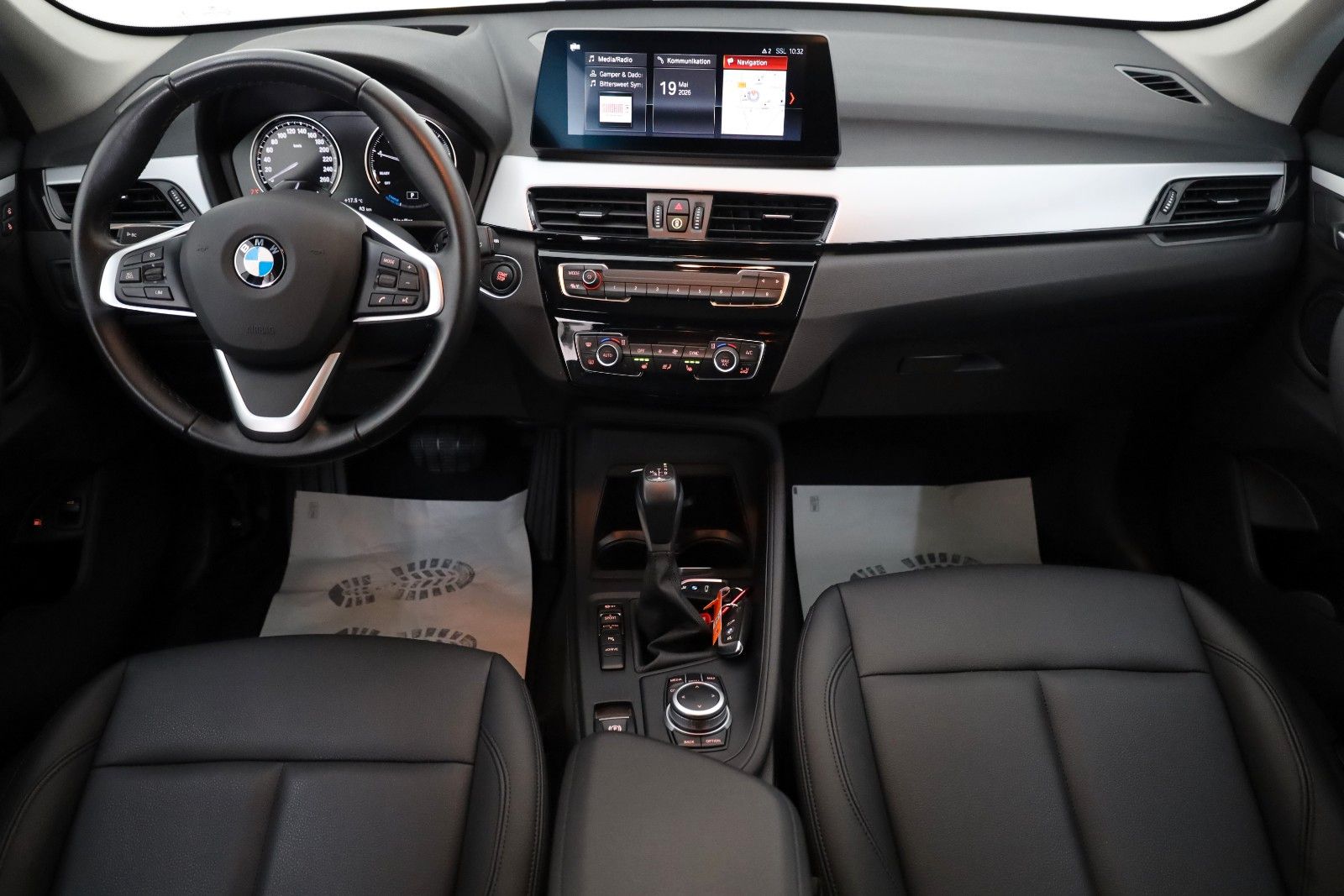 Fahrzeugabbildung BMW X1 xDrive 25e Advantage Leder,Navi,LED,Kamer,HUD