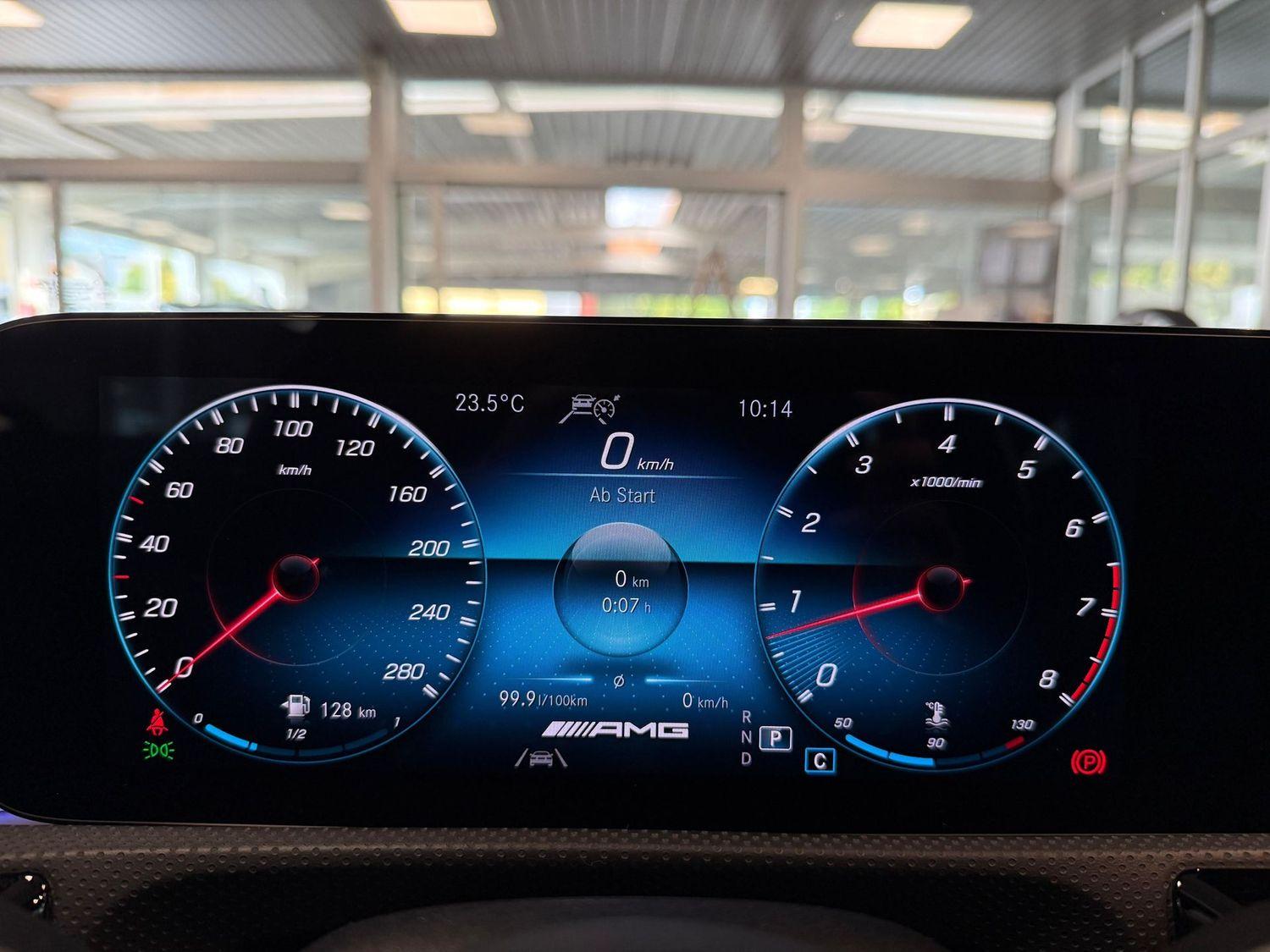 Mercedes-Benz CLA 35 AMG Shooting Brake Automatik Panorama 