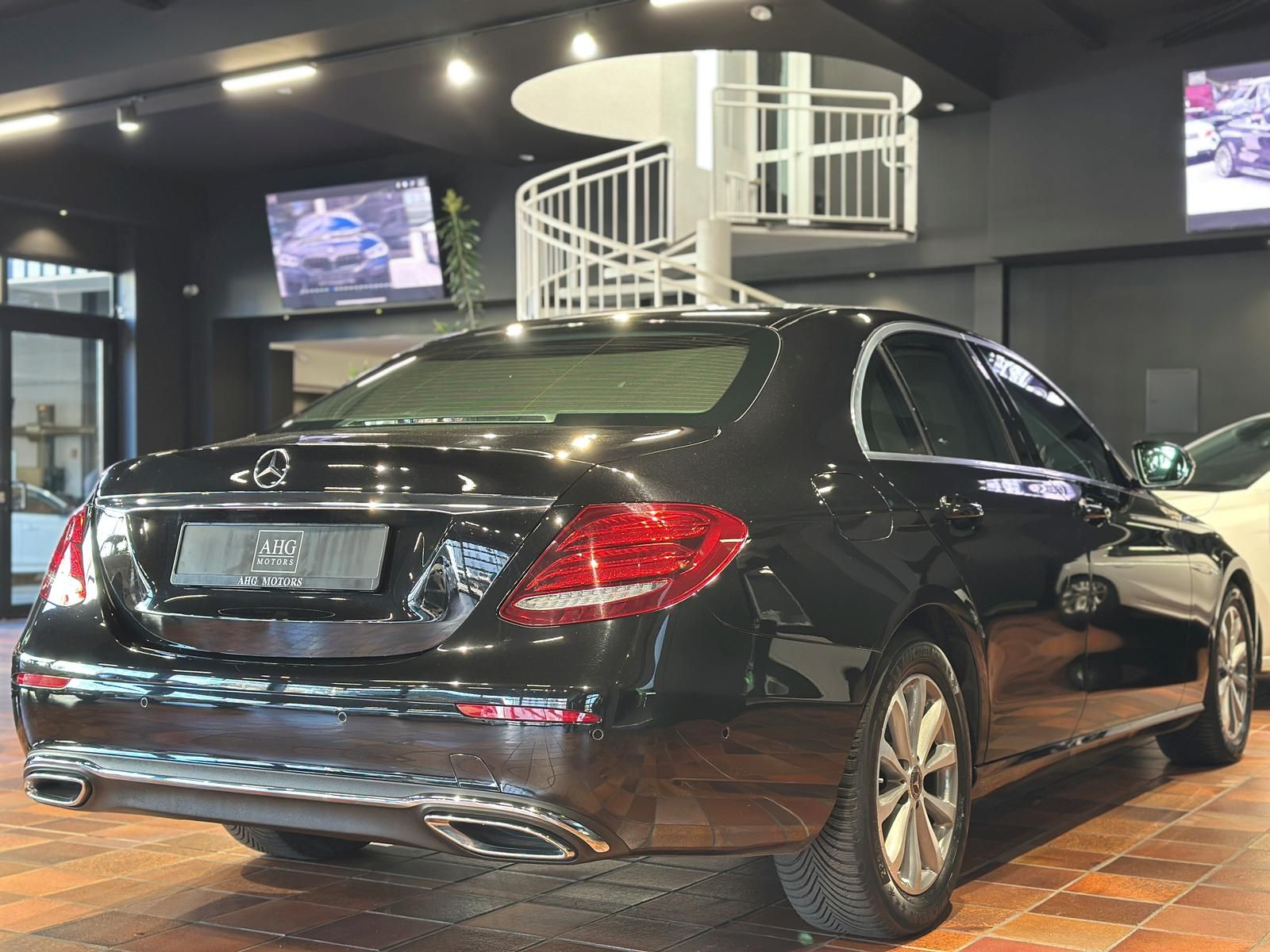 Mercedes-Benz E 220 LIMOUSINE AVANTGARDE DISTRONIC COMAND 360° foto 9