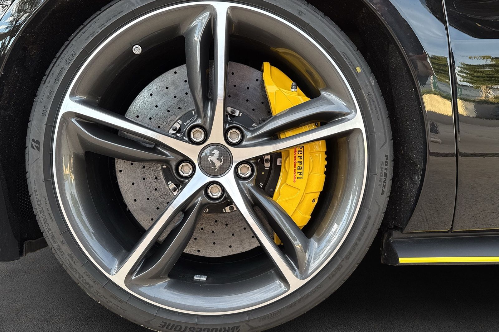 Fahrzeugabbildung Ferrari 296 GTB*Carbon*Lift*Racingsitz*dt.Fahrzeug*1.Hd