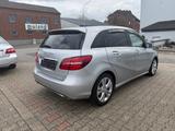 Mercedes-Benz B 200 FACELIFT AUTOMATIK Navi PDC LED 1.HAND - Mercedes-Benz B 200 mit Benzin-Antrieb: Limousine, Automatik