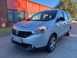 Dacia Lodgy 1.6 .AHK.7Sitze.Klima.SHZ.3 Jahre Garantie - silberne Dacia Lodgy